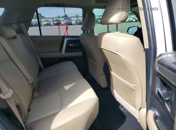 JTEBU5JR4J5511539 2018 TOYOTA 4RUNNER White Rear interior view