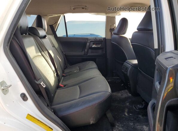 JTEBU5JR4J5551135 2018 TOYOTA 4RUNNER White Սալոնի հետևի տեսք