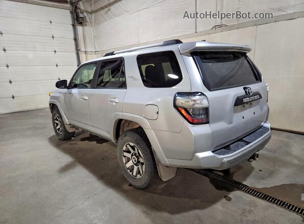 JTEBU5JR4J5604237 2018 TOYOTA 4RUNNER Silver Tył lewy