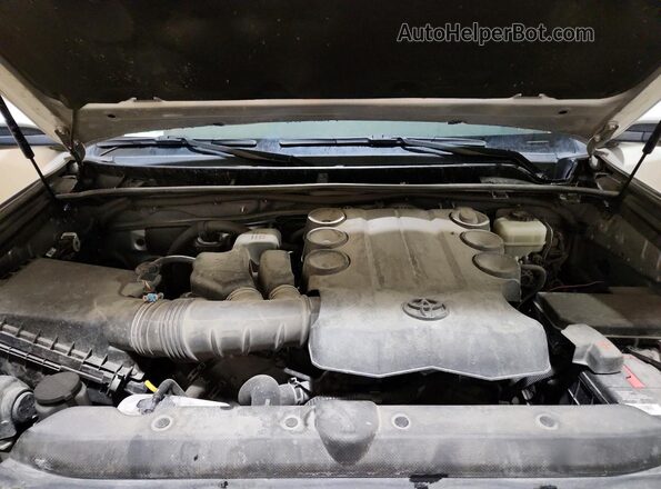 JTEBU5JR4J5604237 2018 TOYOTA 4RUNNER Silver Widok komory silnika