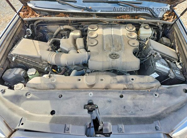 JTEBU5JR4L5829874 2020 TOYOTA 4RUNNER Blue Widok komory silnika