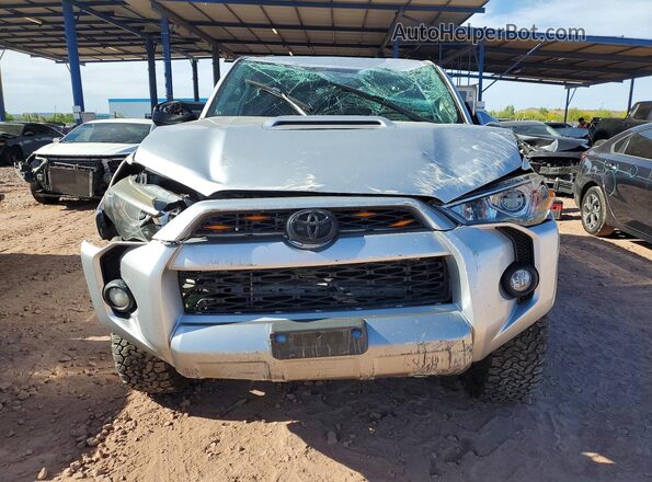 JTEBU5JR5G5387290 2016 TOYOTA 4RUNNER Silver Դիմացի տեսք