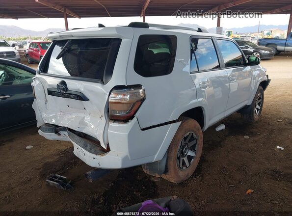JTEBU5JR5H5452902 2017 TOYOTA 4RUNNER White Trasero derecho