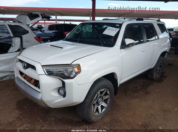 JTEBU5JR5H5452902 2017 TOYOTA 4RUNNER White Vista tres cuartos delantera izquierda