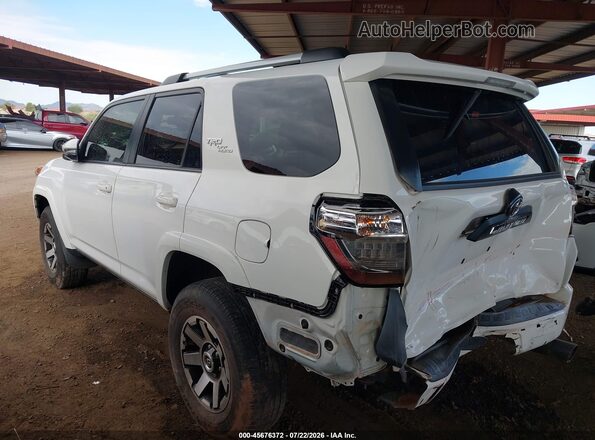 JTEBU5JR5H5452902 2017 TOYOTA 4RUNNER White Vista frontal