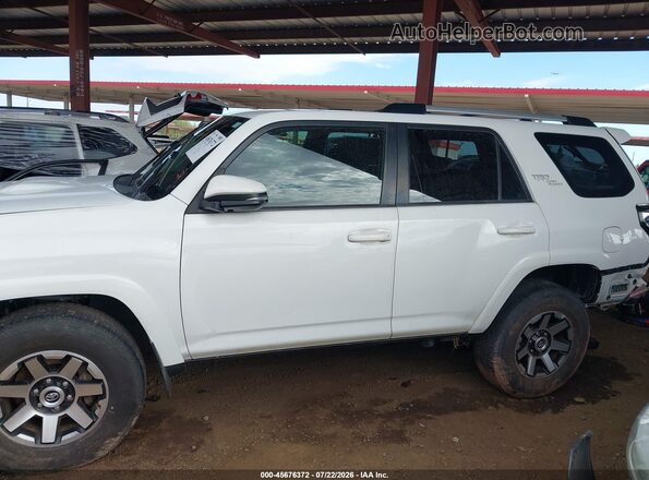 JTEBU5JR5H5452902 2017 TOYOTA 4RUNNER White 