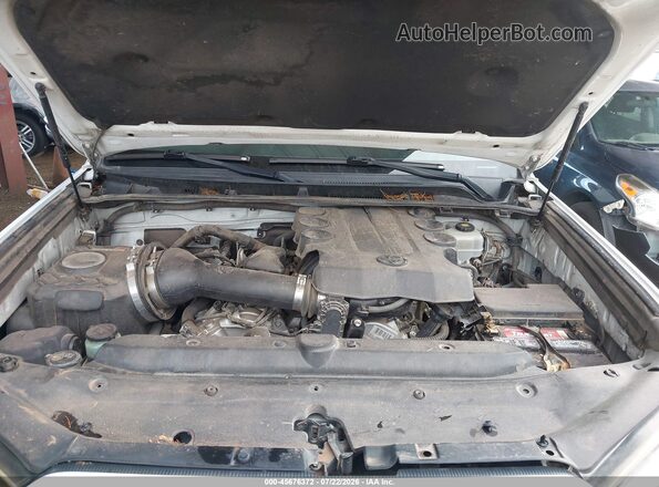 JTEBU5JR5H5452902 2017 TOYOTA 4RUNNER White Vista trasera