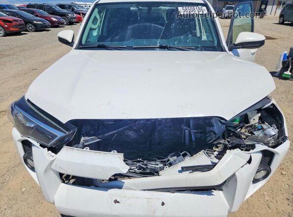JTEBU5JR6H5436336 2017 TOYOTA 4RUNNER White Rear interior view