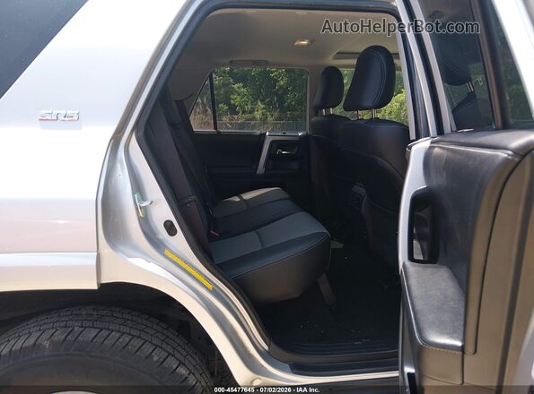 JTEBU5JR6H5454075 2017 TOYOTA 4RUNNER Серебряный Вид наклейки с VIN-кодом