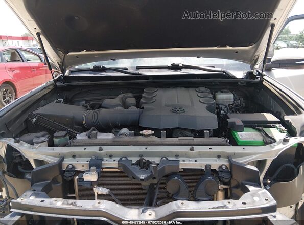JTEBU5JR6H5454075 2017 TOYOTA 4RUNNER Серебряный Вид сзади