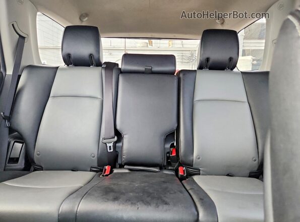 JTEBU5JR6J5556594 2018 TOYOTA 4RUNNER Gray Հետևի նստատեղերի տեսք