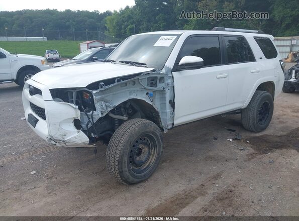 JTEBU5JR6K5678762 2019 TOYOTA 4RUNNER White Առջևի ձախ երեք քառորդ տեսարան