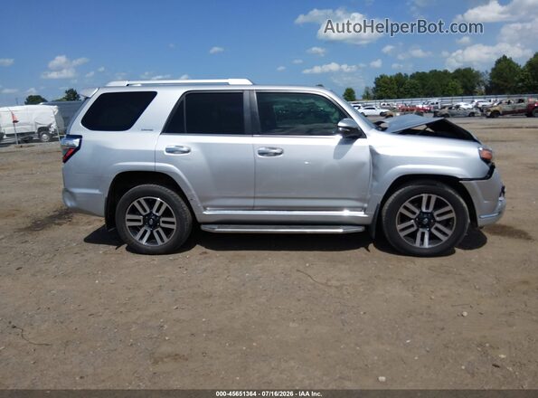 JTEBU5JR7H5416015 2017 TOYOTA 4RUNNER Silver უკანა სალონის ხედი
