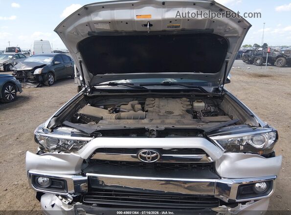 JTEBU5JR7H5416015 2017 TOYOTA 4RUNNER Silver უკანა ხედი