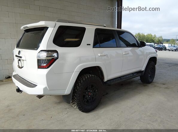 JTEBU5JR7J5584064 2018 TOYOTA 4RUNNER White Tył prawy
