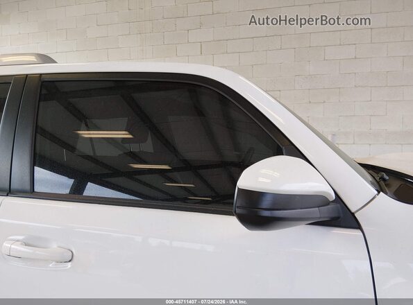 JTEBU5JR7J5584064 2018 TOYOTA 4RUNNER White Widok wnętrza 360 stopni