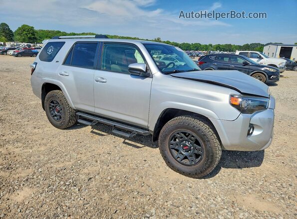 JTEBU5JR7L5762719 2020 TOYOTA 4 Silver Delantero derecho