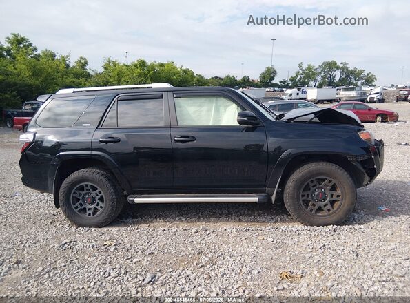 JTEBU5JR8G5363971 2016 TOYOTA 4RUNNER Black Rear interior view