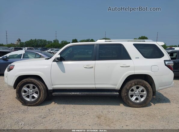 JTEBU5JR8G5381810 2016 TOYOTA 4RUNNER White Widok wnętrza 360 stopni
