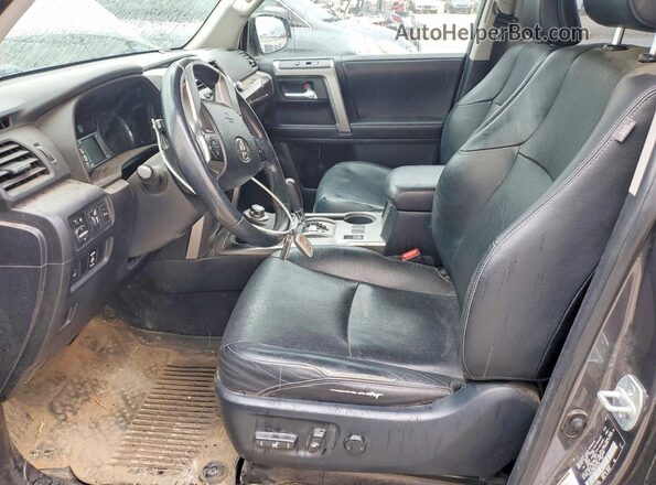 JTEBU5JR8H5435592 2017 TOYOTA 4RUNNER Серый Вид салона спереди
