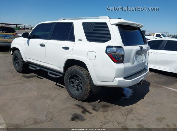 JTEBU5JR8J5511706 2018 TOYOTA 4RUNNER White Trasero izquierdo