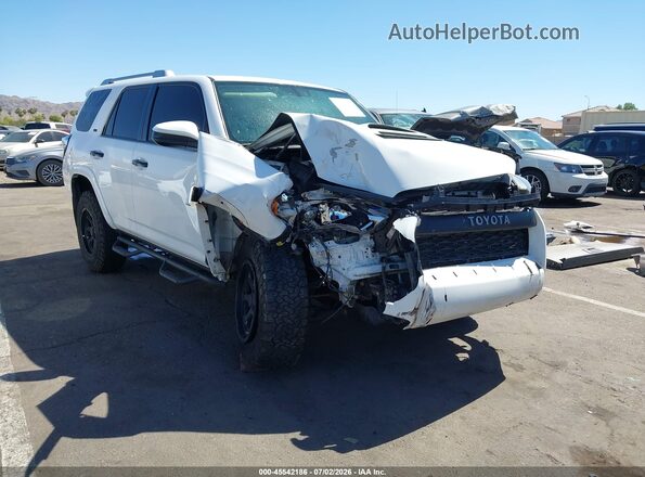 JTEBU5JR8J5511706 2018 TOYOTA 4RUNNER White Vista frontal