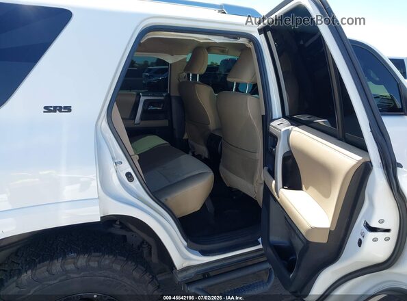 JTEBU5JR8J5511706 2018 TOYOTA 4RUNNER White Vista de la etiqueta del VIN