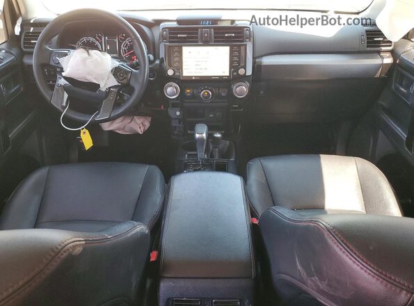 JTEBU5JR9L5812973 2020 TOYOTA 4RUNNER Белый Вид панели приборов
