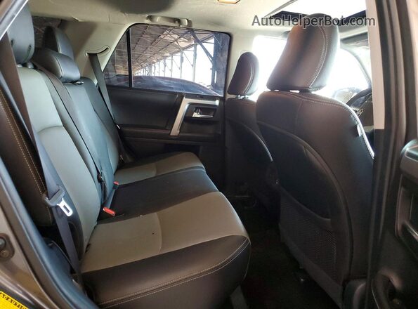 JTEBU5JRXJ5590781 2018 TOYOTA 4RUNNER Gray Rear seats view