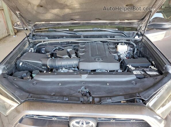 JTEBU5JRXJ5590781 2018 TOYOTA 4RUNNER Gray Rear interior view