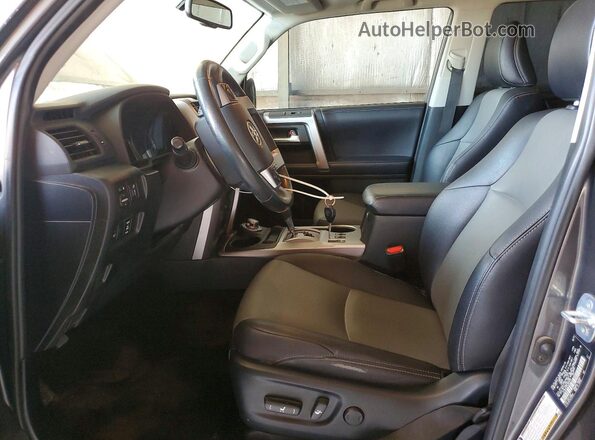 JTEBU5JRXJ5590781 2018 TOYOTA 4RUNNER Gray Front interior view