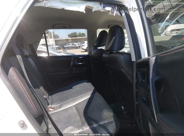 JTEBU5JRXK5611601 2019 TOYOTA 4RUNNER Белый Вид наклейки с VIN-кодом