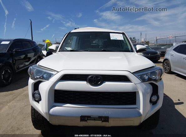 JTEBU5JRXK5611601 2019 TOYOTA 4RUNNER Белый Вид панели приборов