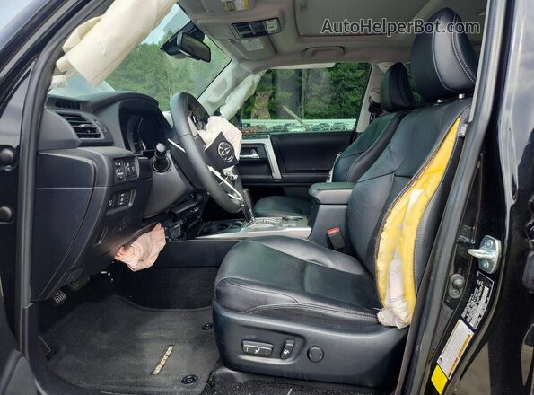 JTEDU5JR0N5276524 2022 TOYOTA 4RUNNER Black Front interior view