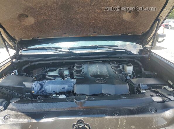 JTEEU5JR0R5306292 2024 TOYOTA 4RUNNER Black Engine compartment view
