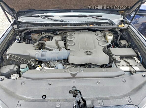 JTEEU5JR2R5307279 2024 TOYOTA 4RUNNER Blue Widok wnętrza z tyłu