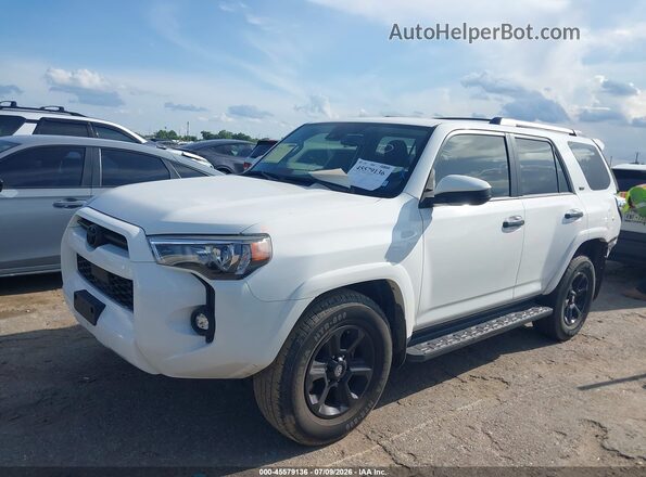 JTEEU5JR3N5259172 2022 TOYOTA 4RUNNER White Front left