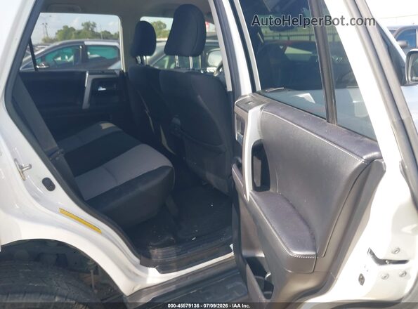 JTEEU5JR3N5259172 2022 TOYOTA 4RUNNER White VIN sticker view
