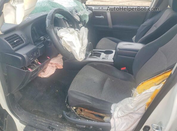 JTEEU5JR5M5249046 2021 TOYOTA 4RUNNER White Widok wnętrza z przodu