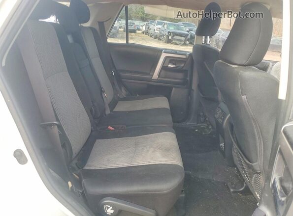 JTEEU5JR5M5249046 2021 TOYOTA 4RUNNER White Widok wnętrza z tyłu