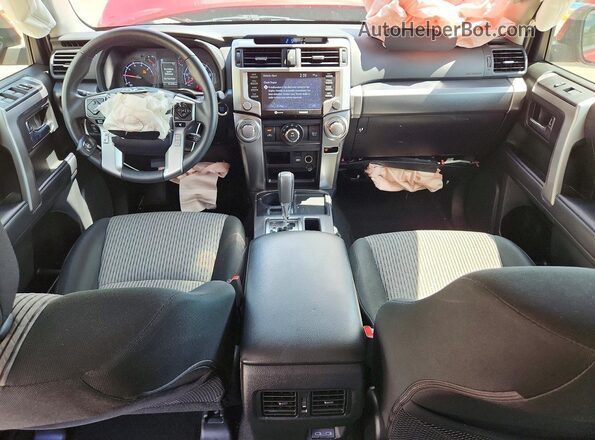JTEEU5JR8P5286208 2023 TOYOTA 4RUNNER Красный Вид панели приборов