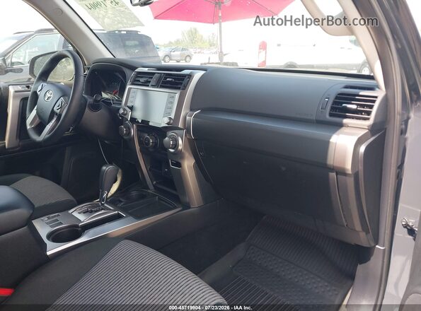 JTEEU5JR8R5312891 2024 TOYOTA 4RUNNER Gray Սալոնի դիմացի տեսք