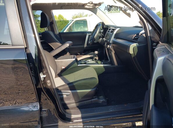 JTEEU5JR9R5307120 2024 TOYOTA 4RUNNER Black Սալոնի դիմացի տեսք