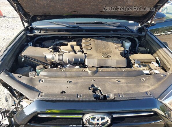 JTEEU5JR9R5307120 2024 TOYOTA 4RUNNER Black Հետևի տեսք