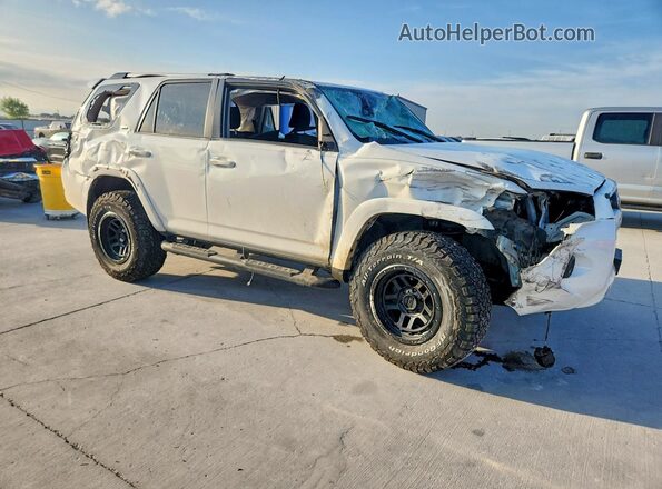 JTEEU5JRXP5285240 2023 TOYOTA 4RUNNER Белый Передняя правая четверть