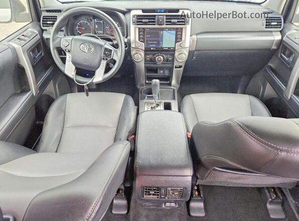 JTEFU5JR5N5262675 2022 TOYOTA 4RUNNER Белый Вид панели приборов