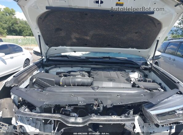 JTEKU5JR2N6073751 2022 TOYOTA 4RUNNER White Vista trasera