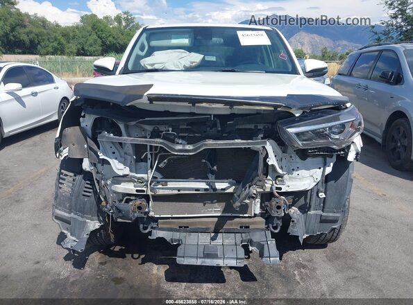 JTEKU5JR2N6073751 2022 TOYOTA 4RUNNER White Vista interior trasera
