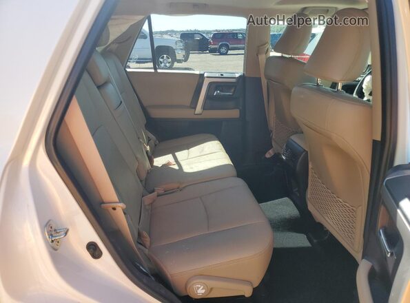 JTEKU5JR3P6158150 2023 TOYOTA 4RUNNER White Вид задньої частини салону