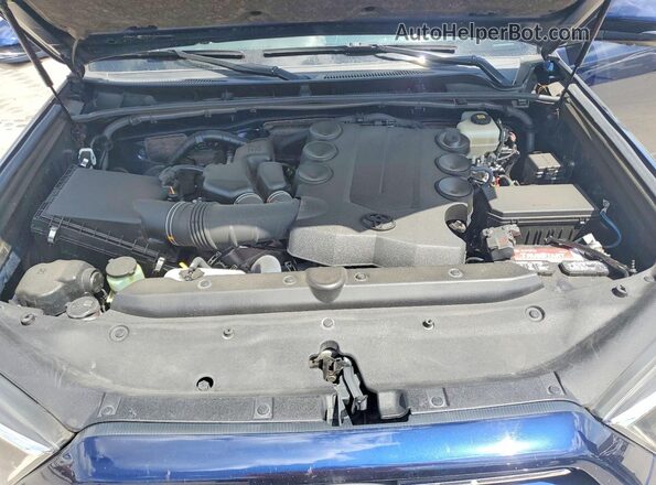 JTEKU5JR5N6059021 2022 TOYOTA 4RUNNER Blue Vista del compartimento del motor